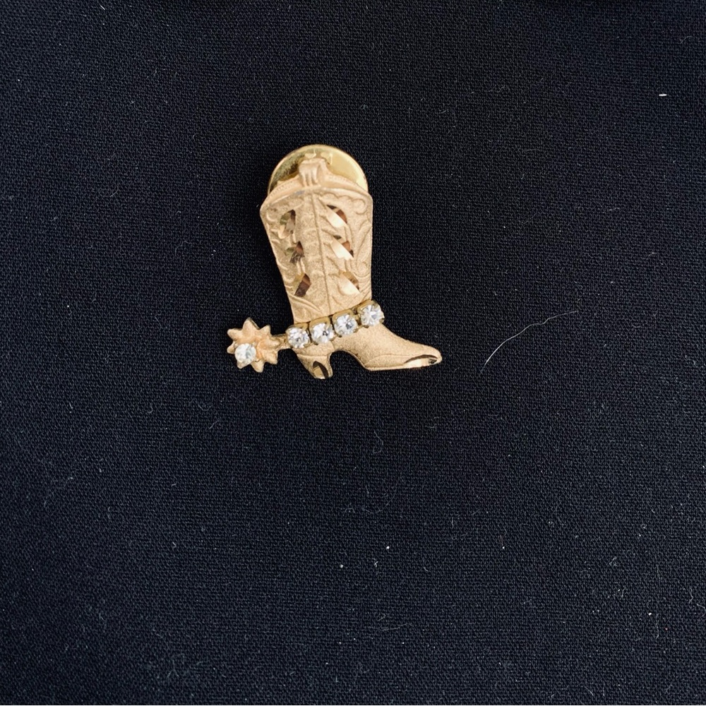 VINTAGE GOLD TONE EMBELLISHED COWBOY BOOT PIN